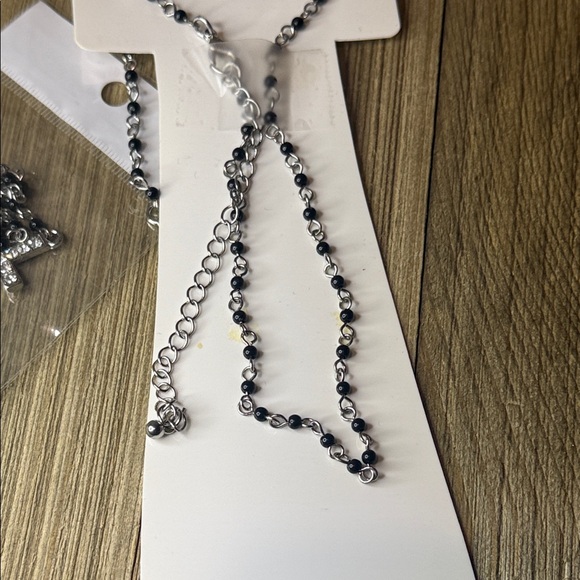 Silver Toe/Anklet with Rhinestone Cross & Black Beads - Picture 6 of 6